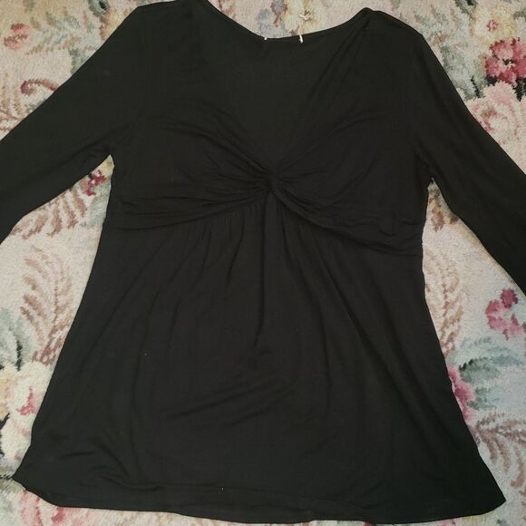 Ladies Casual Black V-Neck Top - Picture 6 of 7